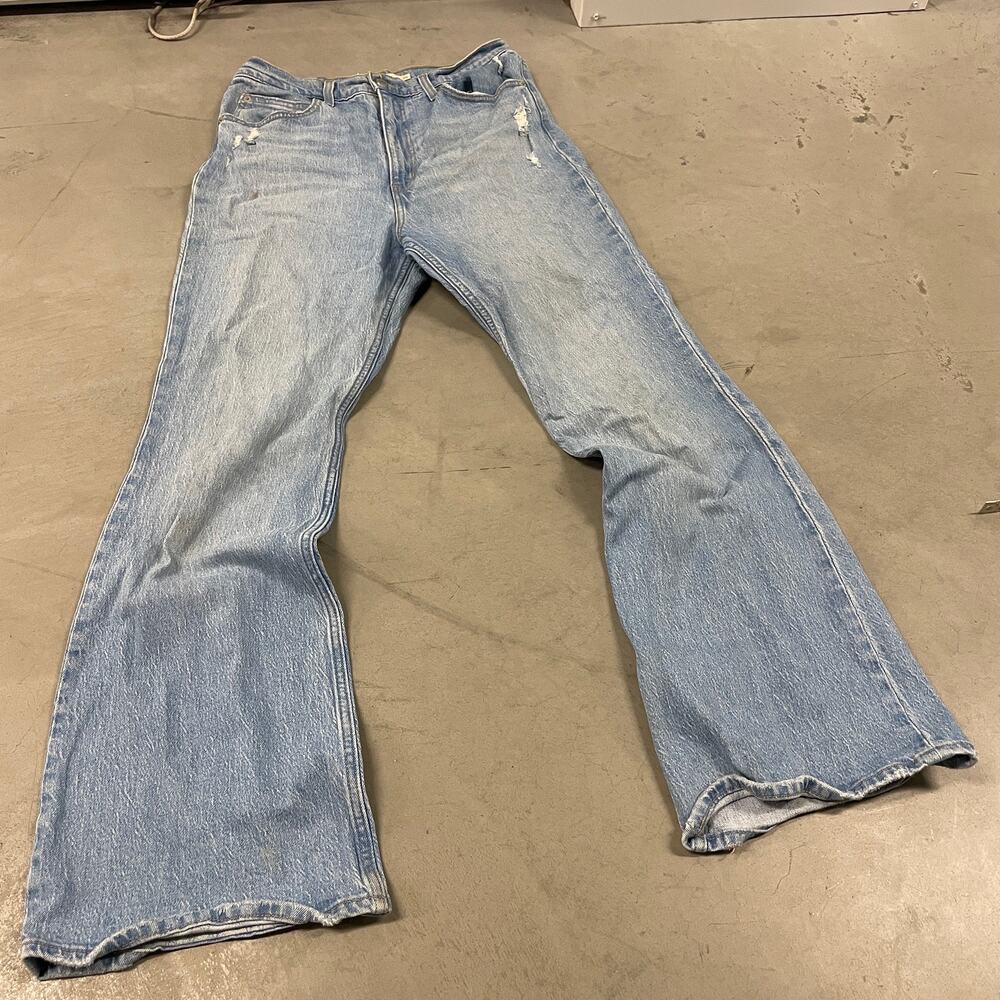 y2k Leviās high rise bootcut flare jeans 29x30